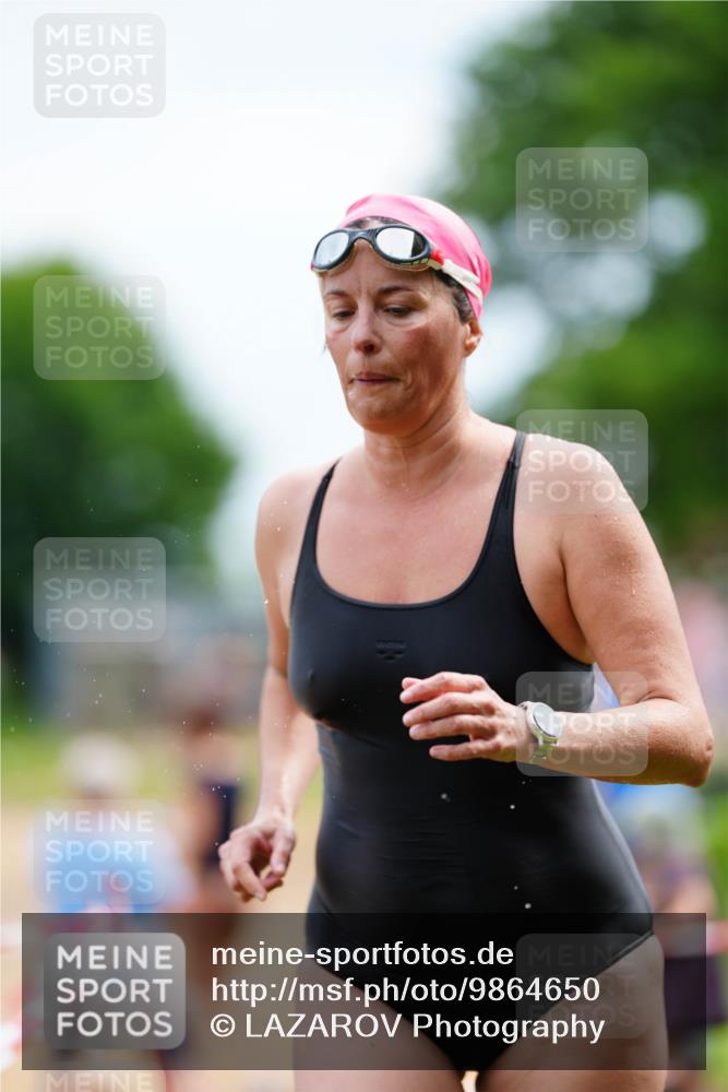 21.06.2026 - 29. Vierlanden-Triathlon LAZAROV Photography http://msf.ph/oto/9864650 21.06.2026 11:30:58 Schwimmen 877 meine-sportfotos.de