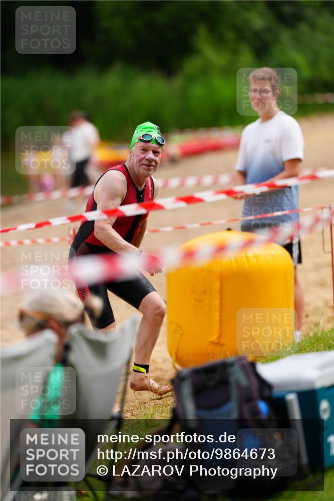 21.06.2026 - 29. Vierlanden-Triathlon LAZAROV Photography http://msf.ph/oto/9864673 21.06.2026 11:41:19 Schwimmen 810 meine-sportfotos.de