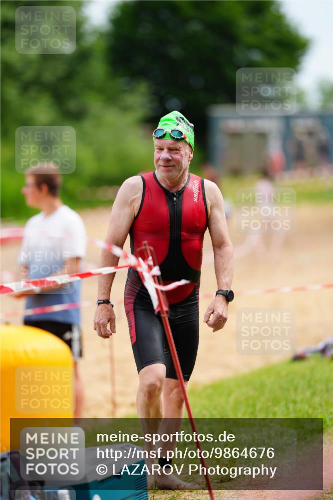 21.06.2026 - 29. Vierlanden-Triathlon LAZAROV Photography http://msf.ph/oto/9864676 21.06.2026 11:41:22 Schwimmen 810 meine-sportfotos.de