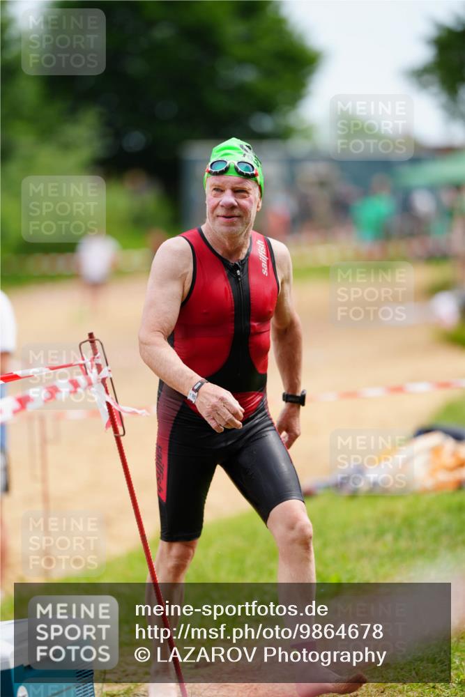 21.06.2026 - 29. Vierlanden-Triathlon LAZAROV Photography http://msf.ph/oto/9864678 21.06.2026 11:41:22 Schwimmen 810 meine-sportfotos.de