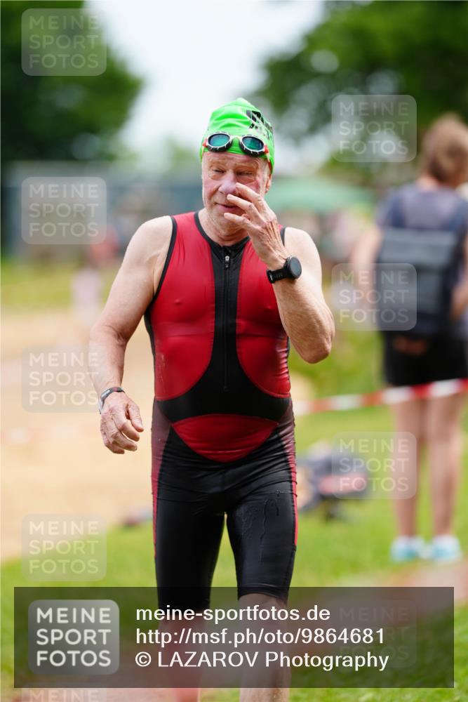 21.06.2026 - 29. Vierlanden-Triathlon LAZAROV Photography http://msf.ph/oto/9864681 21.06.2026 11:41:24 Schwimmen 810 meine-sportfotos.de