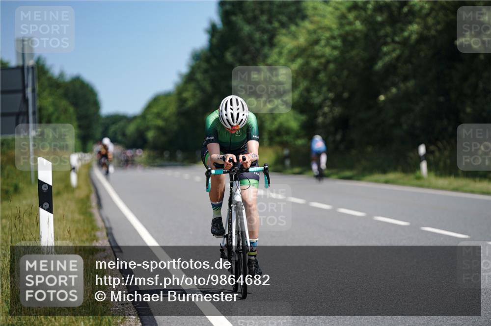 21.06.2026 - Viking Triathlon Michael Burmester http://msf.ph/oto/9864682 21.06.2026 11:49:52 Radfahren 40, 40, 93, 156, 156, 218, 224, 254, 297, 333, 346, 393, 471, 482, 492, 493, 519, 528, 614, 629, 633 meine-sportfotos.de