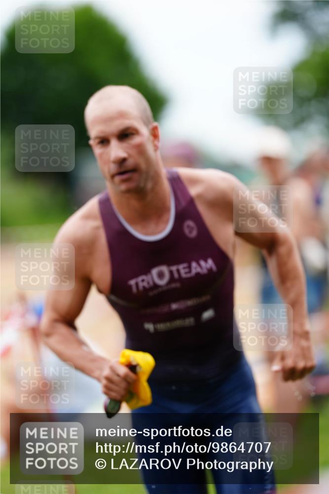 21.06.2026 - 29. Vierlanden-Triathlon LAZAROV Photography http://msf.ph/oto/9864707 21.06.2026 12:00:50 Schwimmen 918, 955 meine-sportfotos.de