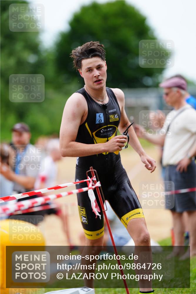 21.06.2026 - 29. Vierlanden-Triathlon LAZAROV Photography http://msf.ph/oto/9864726 21.06.2026 12:01:07 Schwimmen 913, 927, 941, 942, 954, 956, 957, 965, 975 meine-sportfotos.de