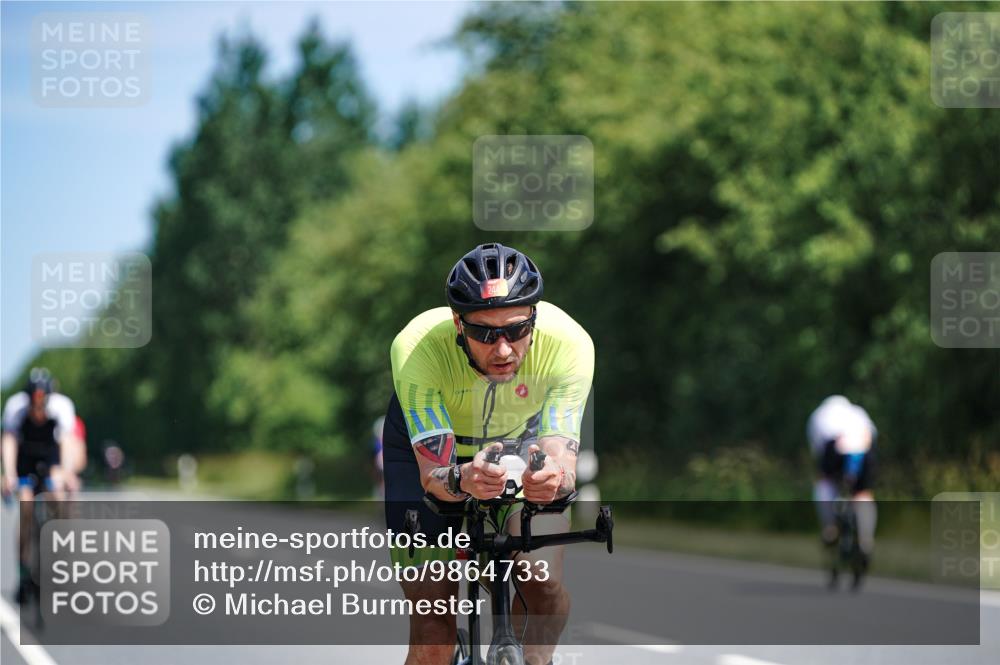 21.06.2026 - Viking Triathlon Michael Burmester http://msf.ph/oto/9864733 21.06.2026 11:50:15 Radfahren 33, 76, 92, 151, 152, 218, 244, 272, 297, 297, 300, 333, 351, 414, 519, 557, 614, 614, 633, 641 meine-sportfotos.de
