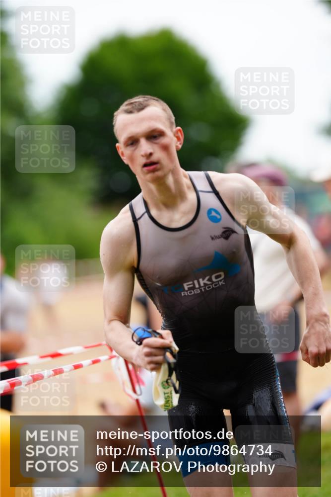 21.06.2026 - 29. Vierlanden-Triathlon LAZAROV Photography http://msf.ph/oto/9864734 21.06.2026 12:01:22 Schwimmen 919, 927, 947, 957, 958, 963, 966, 971, 972, 975 meine-sportfotos.de