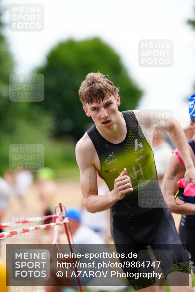 21.06.2026 - 29. Vierlanden-Triathlon LAZAROV Photography http://msf.ph/oto/9864747 21.06.2026 12:01:32 Schwimmen 947, 953, 958, 963, 966, 970, 971, 972 meine-sportfotos.de