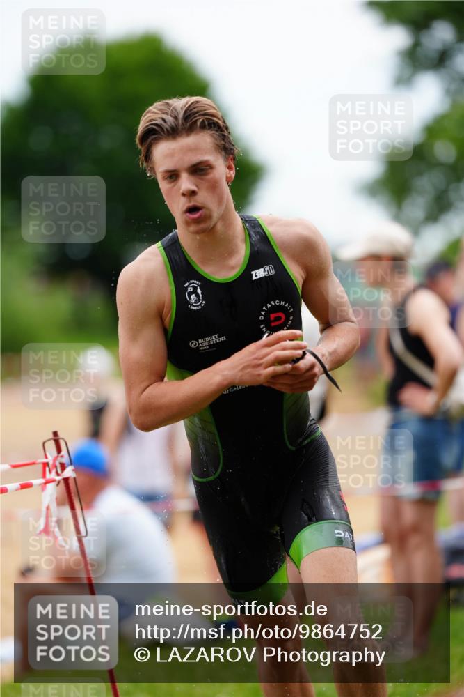 21.06.2026 - 29. Vierlanden-Triathlon LAZAROV Photography http://msf.ph/oto/9864752 21.06.2026 12:01:36 Schwimmen 909, 947, 952, 953, 958, 966, 970, 974 meine-sportfotos.de