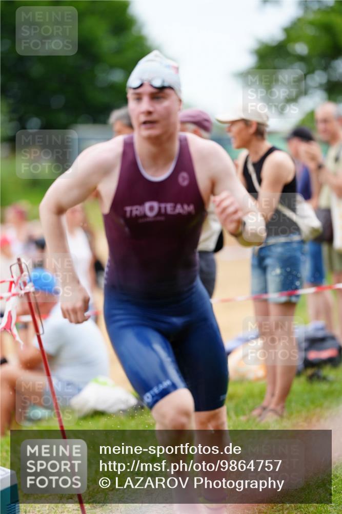 21.06.2026 - 29. Vierlanden-Triathlon LAZAROV Photography http://msf.ph/oto/9864757 21.06.2026 12:01:44 Schwimmen 909, 911, 952, 953, 959, 974 meine-sportfotos.de