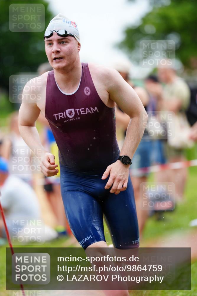 21.06.2026 - 29. Vierlanden-Triathlon LAZAROV Photography http://msf.ph/oto/9864759 21.06.2026 12:01:45 Schwimmen 909, 911, 952, 953, 959, 974 meine-sportfotos.de