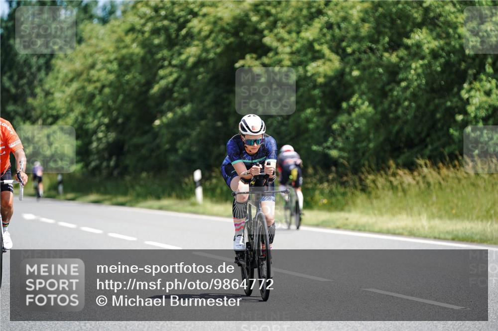 21.06.2026 - Viking Triathlon Michael Burmester http://msf.ph/oto/9864772 21.06.2026 11:50:30 Radfahren 33, 76, 88, 92, 107, 151, 174, 229, 272, 297, 351, 376, 385, 414, 422, 512, 557, 574, 618, 641, 641 meine-sportfotos.de