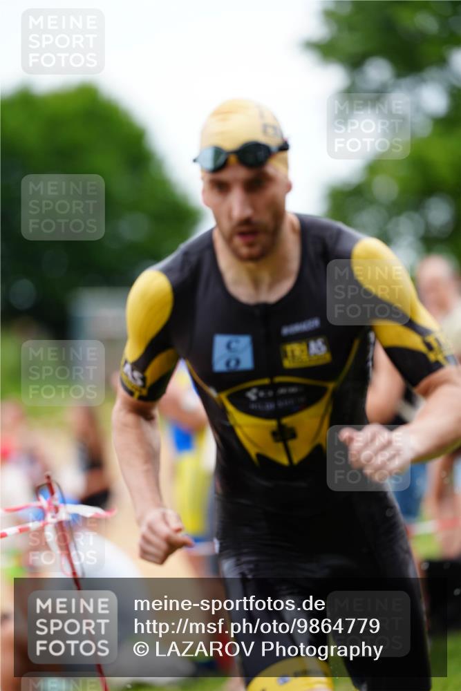 21.06.2026 - 29. Vierlanden-Triathlon LAZAROV Photography http://msf.ph/oto/9864779 21.06.2026 12:02:03 Schwimmen 910, 914, 920, 934, 946, 950, 951 meine-sportfotos.de