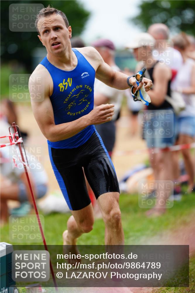 21.06.2026 - 29. Vierlanden-Triathlon LAZAROV Photography http://msf.ph/oto/9864789 21.06.2026 12:02:12 Schwimmen 910, 935, 950 meine-sportfotos.de