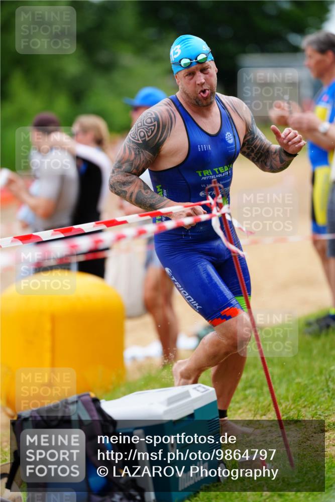 21.06.2026 - 29. Vierlanden-Triathlon LAZAROV Photography http://msf.ph/oto/9864797 21.06.2026 12:02:19 Schwimmen 910, 928, 935, 936 meine-sportfotos.de