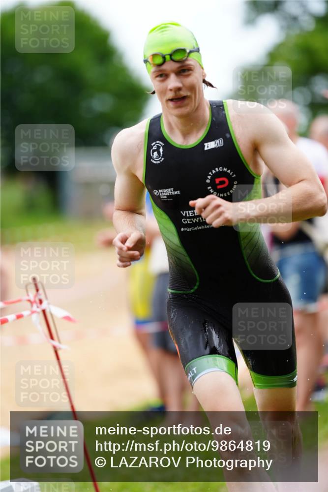 21.06.2026 - 29. Vierlanden-Triathlon LAZAROV Photography http://msf.ph/oto/9864819 21.06.2026 12:02:32 Schwimmen 908, 912, 923, 925, 928, 933, 936, 938, 943, 962, 967, 969 meine-sportfotos.de