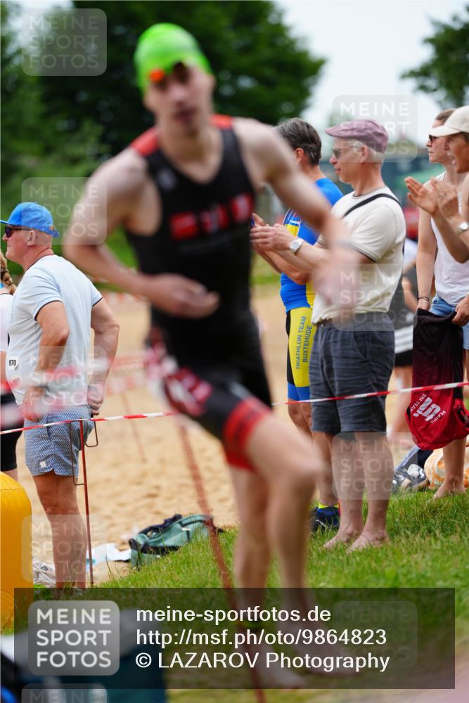 21.06.2026 - 29. Vierlanden-Triathlon LAZAROV Photography http://msf.ph/oto/9864823 21.06.2026 12:02:35 Schwimmen 908, 912, 921, 923, 925, 933, 936, 938, 943, 945, 962, 967, 969 meine-sportfotos.de