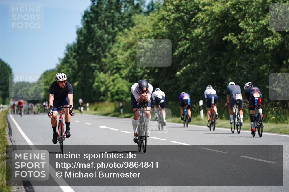 21.06.2026 - Viking Triathlon Michael Burmester http://msf.ph/oto/9864841 21.06.2026 11:50:41 Radfahren 88, 92, 106, 107, 151, 174, 195, 229, 351, 376, 385, 422, 512, 557, 574, 618, 641, 641, 647 meine-sportfotos.de