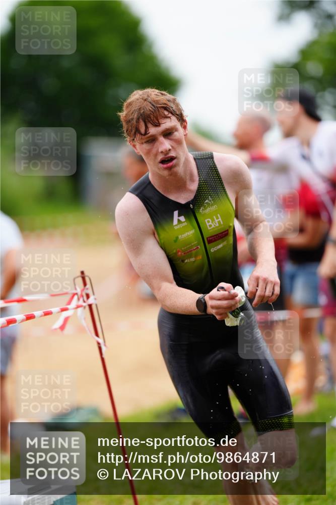 21.06.2026 - 29. Vierlanden-Triathlon LAZAROV Photography http://msf.ph/oto/9864871 21.06.2026 12:03:19 Schwimmen 915, 916, 929, 948, 949, 961, 973, 980 meine-sportfotos.de