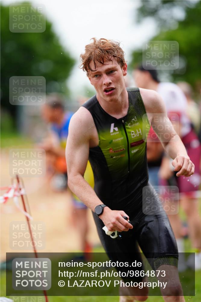 21.06.2026 - 29. Vierlanden-Triathlon LAZAROV Photography http://msf.ph/oto/9864873 21.06.2026 12:03:20 Schwimmen 915, 916, 929, 948, 949, 961, 973, 980 meine-sportfotos.de