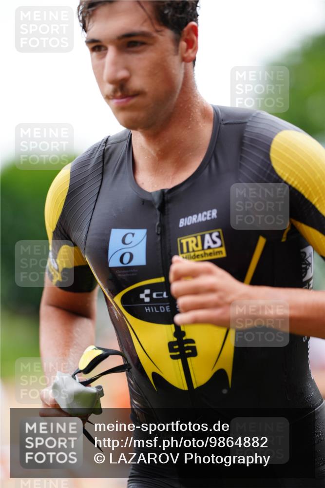 21.06.2026 - 29. Vierlanden-Triathlon LAZAROV Photography http://msf.ph/oto/9864882 21.06.2026 12:03:28 Schwimmen 915, 916, 929, 937, 939, 948, 949, 961, 981 meine-sportfotos.de