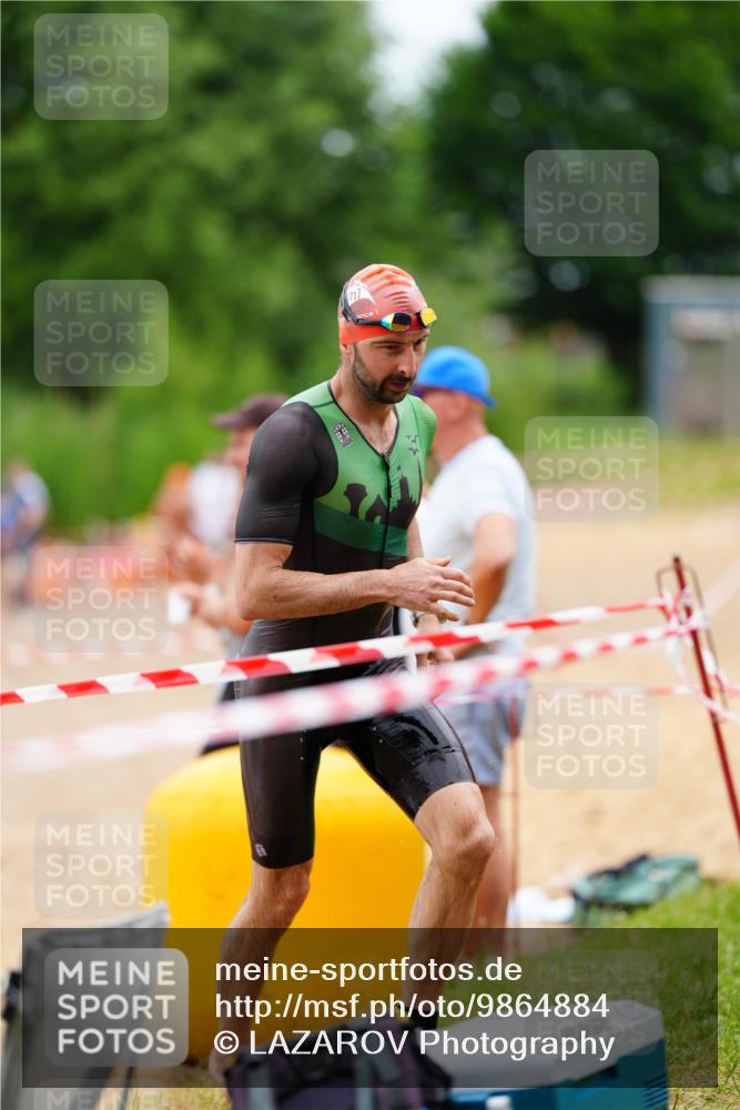 21.06.2026 - 29. Vierlanden-Triathlon LAZAROV Photography http://msf.ph/oto/9864884 21.06.2026 12:03:30 Schwimmen 915, 916, 929, 937, 939, 948, 981 meine-sportfotos.de