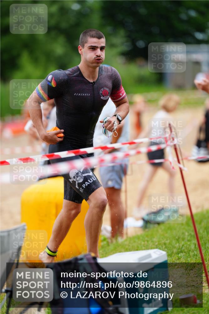 21.06.2026 - 29. Vierlanden-Triathlon LAZAROV Photography http://msf.ph/oto/9864896 21.06.2026 12:03:38 Schwimmen 932, 937, 939, 981 meine-sportfotos.de