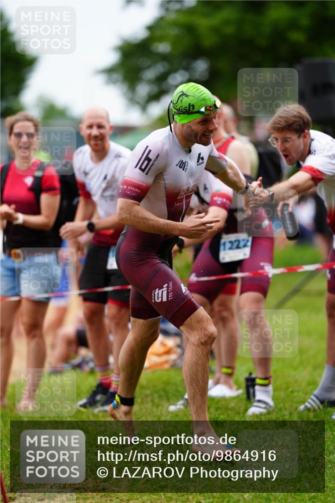 21.06.2026 - 29. Vierlanden-Triathlon LAZAROV Photography http://msf.ph/oto/9864916 21.06.2026 12:05:51 Schwimmen 968, 979 meine-sportfotos.de