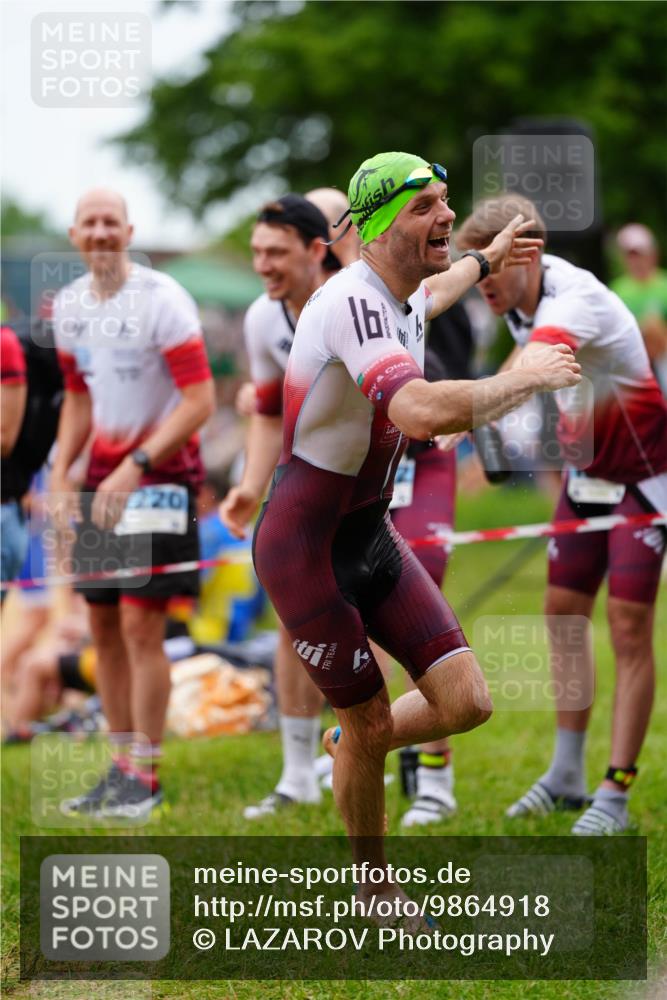 21.06.2026 - 29. Vierlanden-Triathlon LAZAROV Photography http://msf.ph/oto/9864918 21.06.2026 12:05:51 Schwimmen 968, 979 meine-sportfotos.de