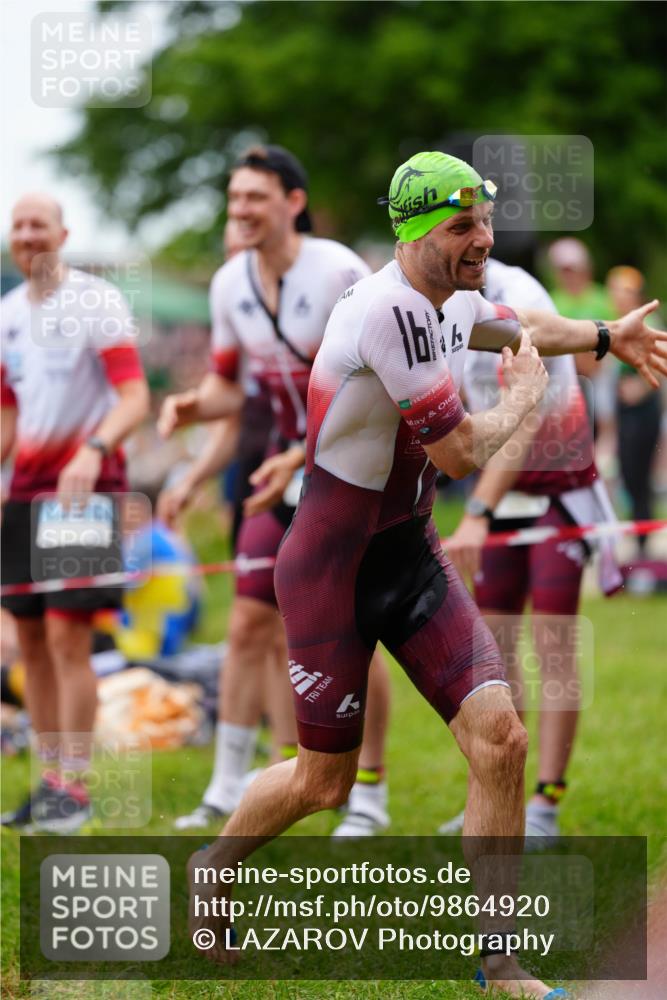 21.06.2026 - 29. Vierlanden-Triathlon LAZAROV Photography http://msf.ph/oto/9864920 21.06.2026 12:05:51 Schwimmen 968, 979 meine-sportfotos.de