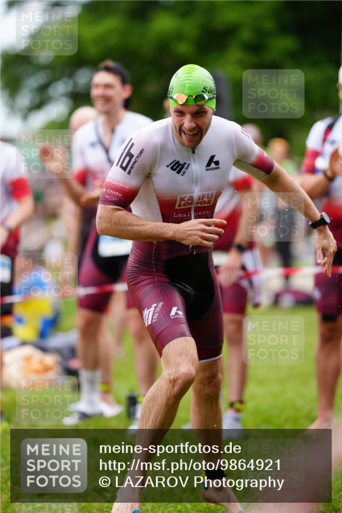 21.06.2026 - 29. Vierlanden-Triathlon LAZAROV Photography http://msf.ph/oto/9864921 21.06.2026 12:05:52 Schwimmen 968, 979 meine-sportfotos.de