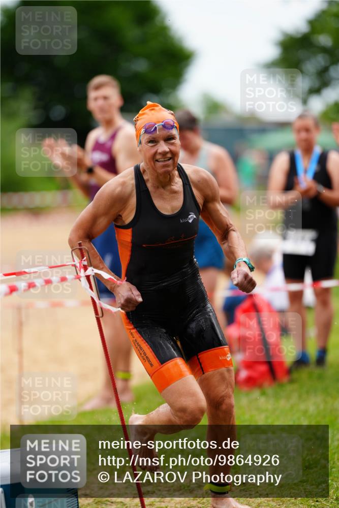 21.06.2026 - 29. Vierlanden-Triathlon LAZAROV Photography http://msf.ph/oto/9864926 21.06.2026 12:26:49 Schwimmen 994 meine-sportfotos.de