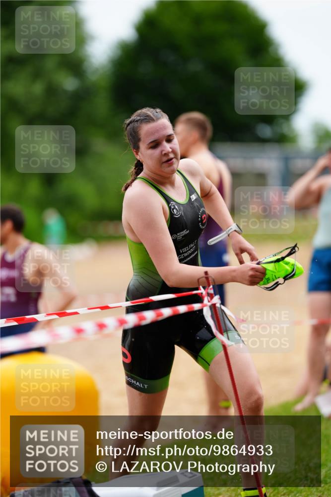 21.06.2026 - 29. Vierlanden-Triathlon LAZAROV Photography http://msf.ph/oto/9864933 21.06.2026 12:27:06 Schwimmen 983, 995, 1008, 1011 meine-sportfotos.de
