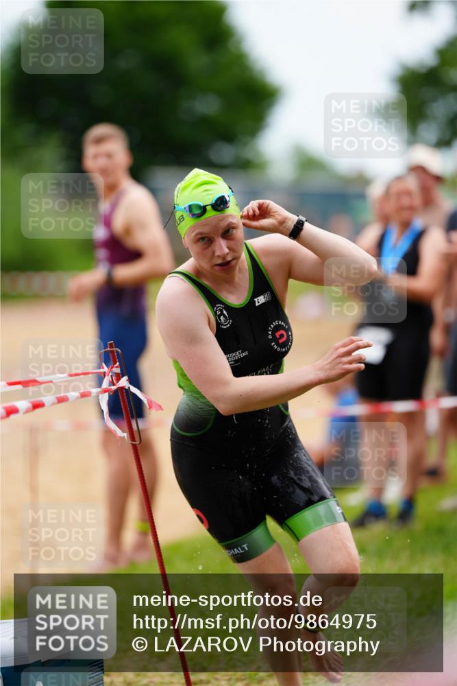 21.06.2026 - 29. Vierlanden-Triathlon LAZAROV Photography http://msf.ph/oto/9864975 21.06.2026 12:27:46 Schwimmen 1002, 1007 meine-sportfotos.de