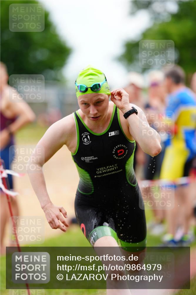 21.06.2026 - 29. Vierlanden-Triathlon LAZAROV Photography http://msf.ph/oto/9864979 21.06.2026 12:27:46 Schwimmen 1002, 1007 meine-sportfotos.de