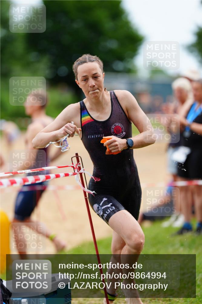 21.06.2026 - 29. Vierlanden-Triathlon LAZAROV Photography http://msf.ph/oto/9864994 21.06.2026 12:28:06 Schwimmen 991, 1006, 1015, 1017 meine-sportfotos.de