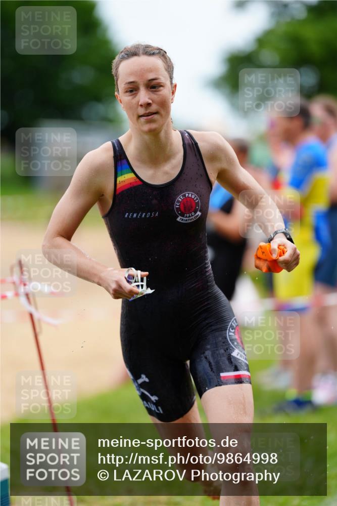21.06.2026 - 29. Vierlanden-Triathlon LAZAROV Photography http://msf.ph/oto/9864998 21.06.2026 12:28:07 Schwimmen 991, 1006, 1015, 1017 meine-sportfotos.de
