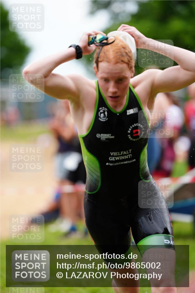 21.06.2026 - 29. Vierlanden-Triathlon LAZAROV Photography http://msf.ph/oto/9865002 21.06.2026 12:28:08 Schwimmen 991, 1006, 1015, 1017 meine-sportfotos.de