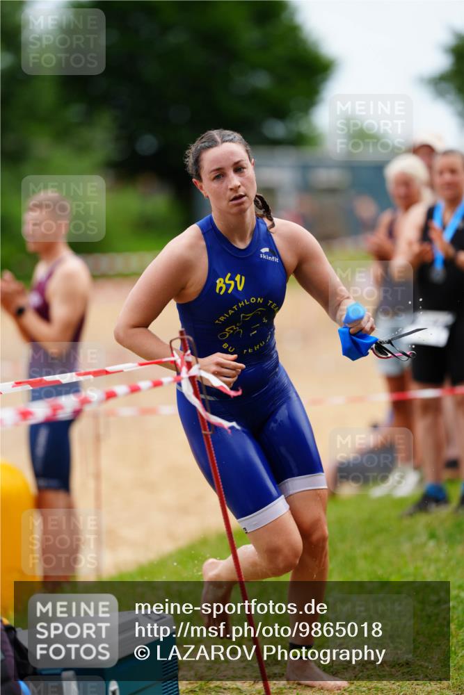 21.06.2026 - 29. Vierlanden-Triathlon LAZAROV Photography http://msf.ph/oto/9865018 21.06.2026 12:28:23 Schwimmen 1009, 1010 meine-sportfotos.de