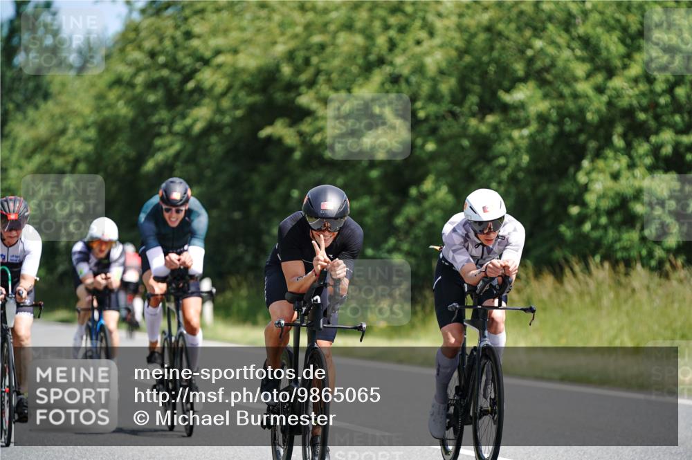 21.06.2026 - Viking Triathlon Michael Burmester http://msf.ph/oto/9865065 21.06.2026 11:52:56 Radfahren 104, 109, 135, 145, 160, 178, 180, 182, 202, 383, 446, 452, 452, 496, 500, 515, 603, 610 meine-sportfotos.de