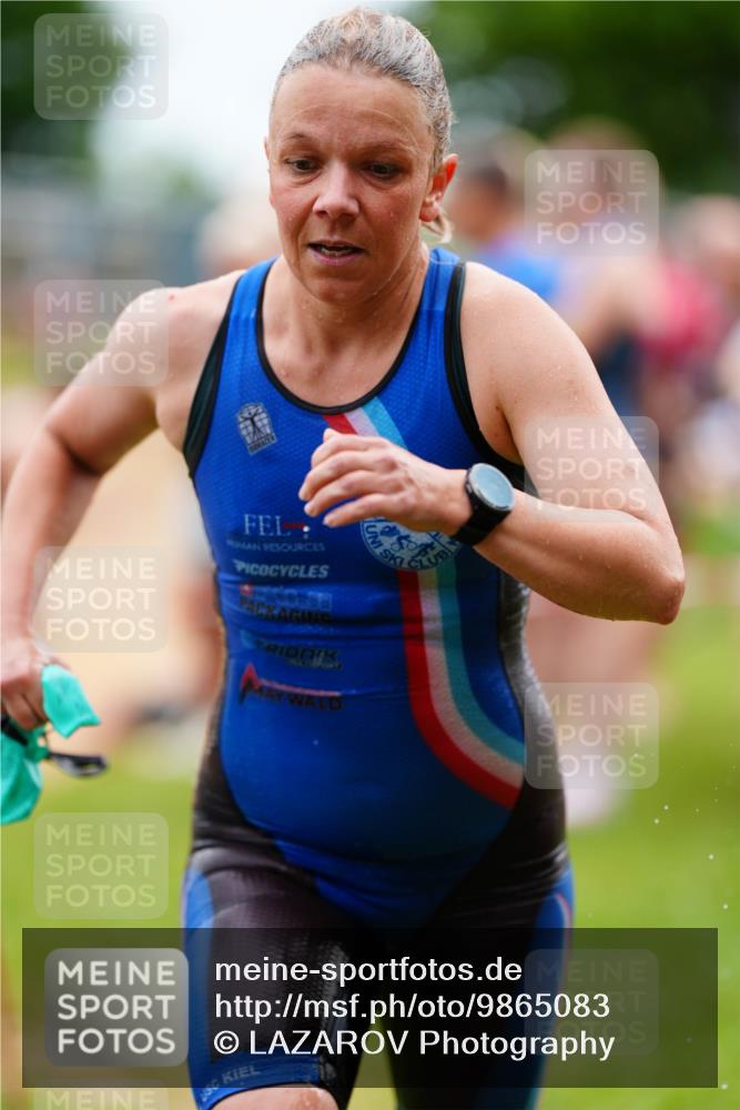 21.06.2026 - 29. Vierlanden-Triathlon LAZAROV Photography http://msf.ph/oto/9865083 21.06.2026 12:29:38 Schwimmen 992, 1012 meine-sportfotos.de