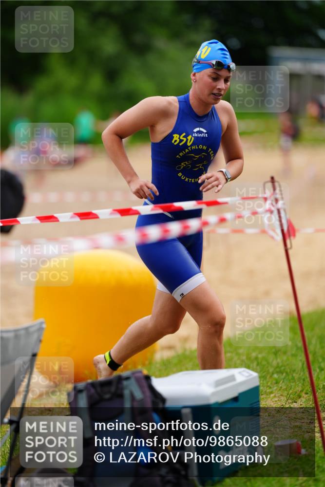 21.06.2026 - 29. Vierlanden-Triathlon LAZAROV Photography http://msf.ph/oto/9865088 21.06.2026 12:29:46 Schwimmen 1012 meine-sportfotos.de