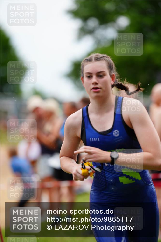 21.06.2026 - 29. Vierlanden-Triathlon LAZAROV Photography http://msf.ph/oto/9865117 21.06.2026 12:30:01 Schwimmen 987, 1004, 1016, 1021 meine-sportfotos.de