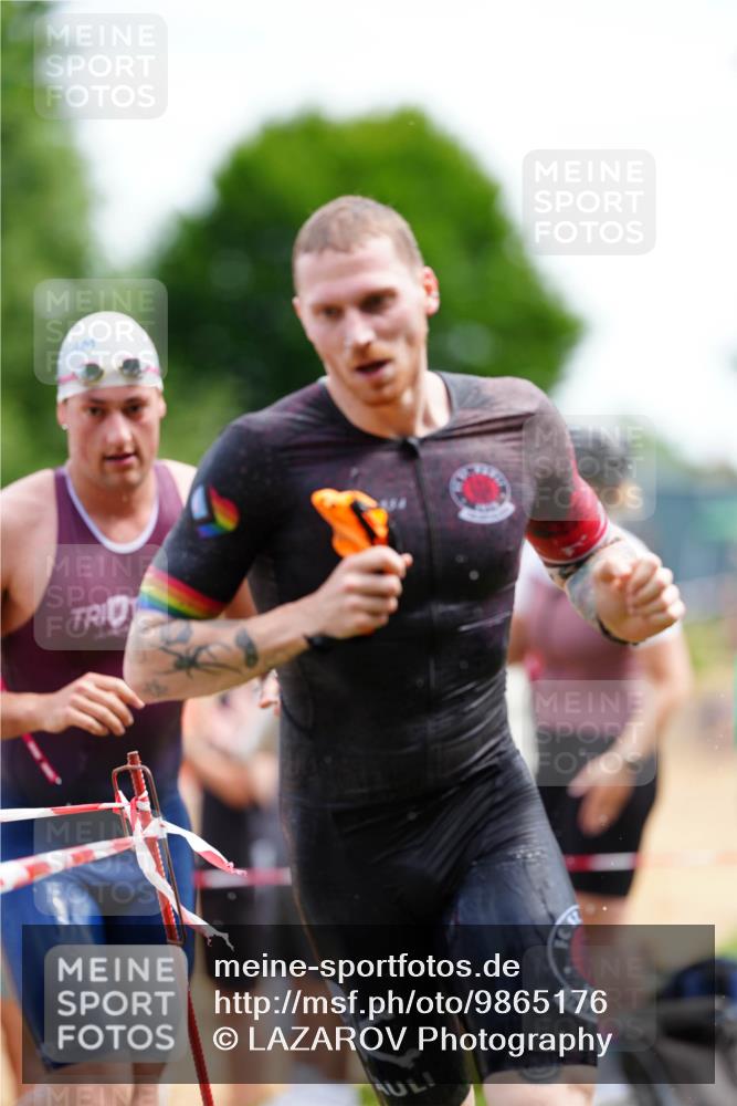21.06.2026 - 29. Vierlanden-Triathlon LAZAROV Photography http://msf.ph/oto/9865176 21.06.2026 12:57:06 Schwimmen 1040, 1042, 1045, 1047, 1049, 1065, 1080 meine-sportfotos.de