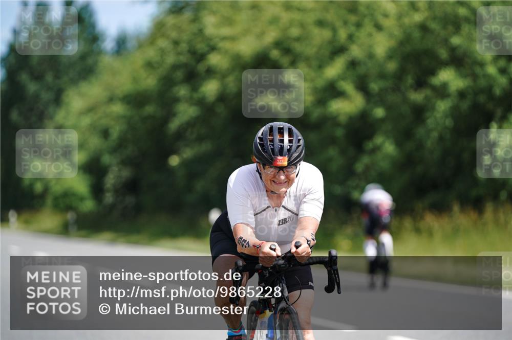 21.06.2026 - Viking Triathlon Michael Burmester http://msf.ph/oto/9865228 21.06.2026 11:54:11 Radfahren 62, 81, 143, 209, 309, 347, 354, 424, 448, 579, 662, 662 meine-sportfotos.de
