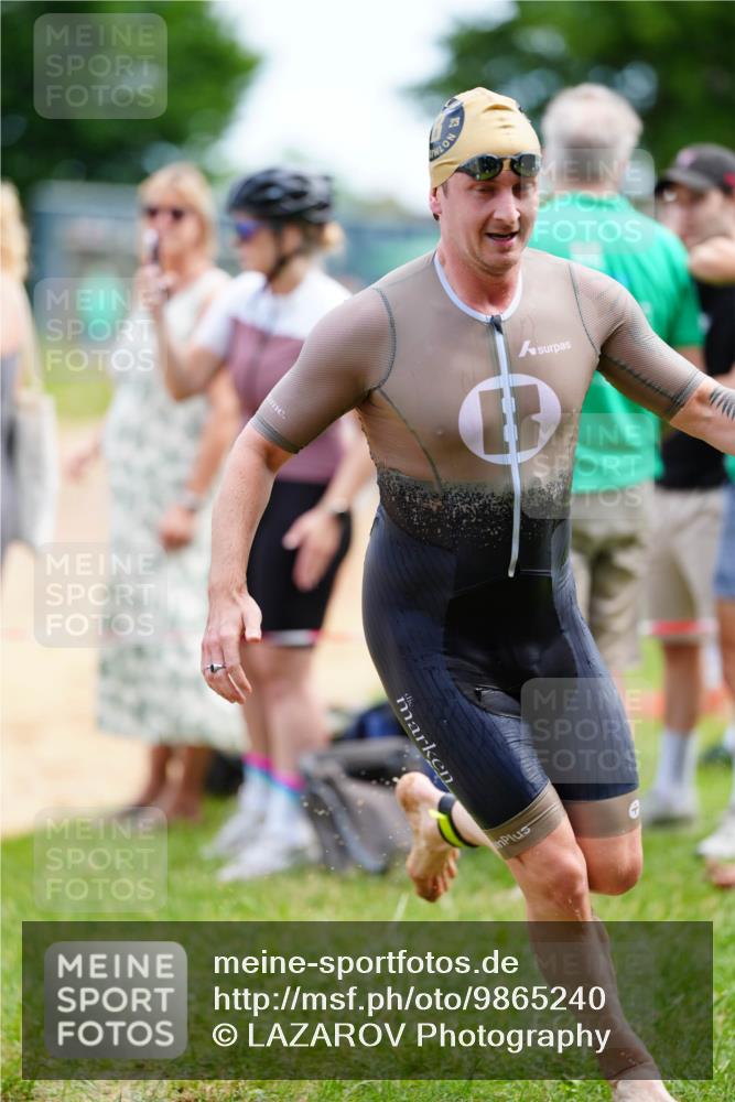 21.06.2026 - 29. Vierlanden-Triathlon LAZAROV Photography http://msf.ph/oto/9865240 21.06.2026 12:58:44 Schwimmen 1027, 1044, 1059, 1066 meine-sportfotos.de