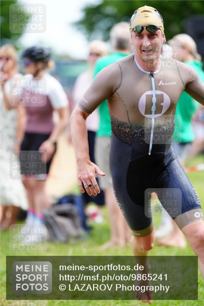 21.06.2026 - 29. Vierlanden-Triathlon LAZAROV Photography http://msf.ph/oto/9865241 21.06.2026 12:58:44 Schwimmen 1027, 1044, 1059, 1066 meine-sportfotos.de