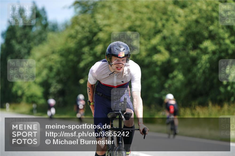 21.06.2026 - Viking Triathlon Michael Burmester http://msf.ph/oto/9865242 21.06.2026 11:54:15 Radfahren 81, 143, 209, 243, 264, 309, 347, 392, 417, 530, 579, 662, 662 meine-sportfotos.de