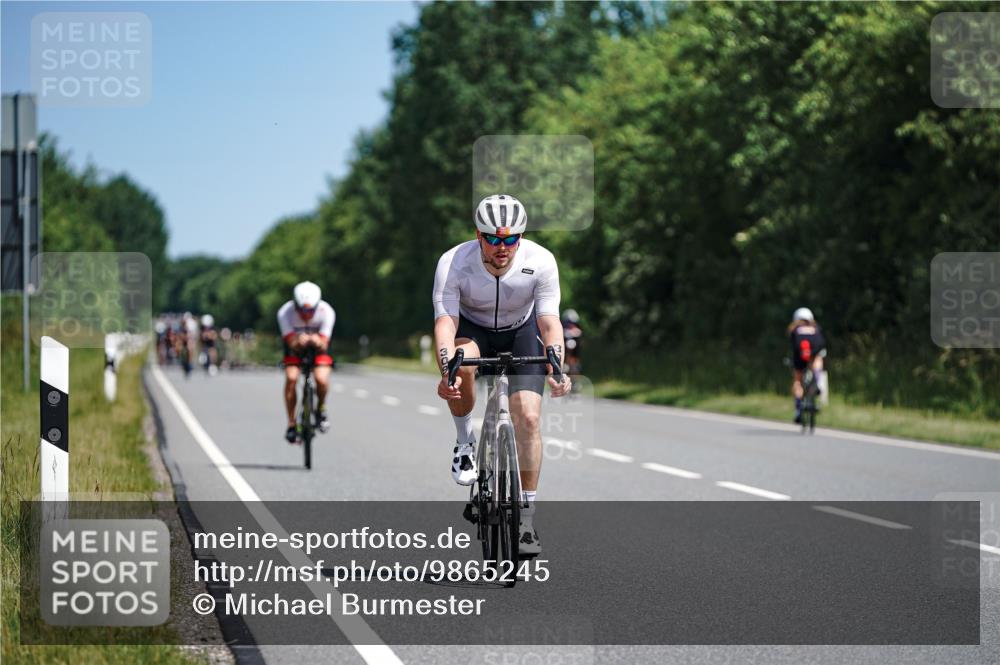 21.06.2026 - Viking Triathlon Michael Burmester http://msf.ph/oto/9865245 21.06.2026 11:54:18 Radfahren 81, 114, 143, 209, 243, 264, 265, 309, 347, 392, 417, 447, 530, 579, 662, 662 meine-sportfotos.de