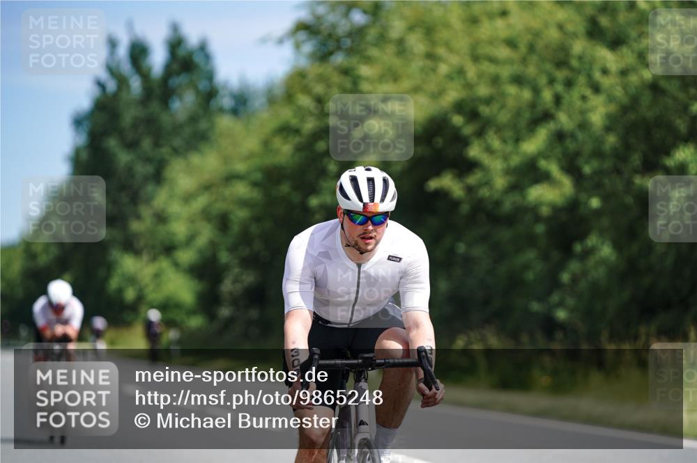 21.06.2026 - Viking Triathlon Michael Burmester http://msf.ph/oto/9865248 21.06.2026 11:54:19 Radfahren 81, 114, 143, 209, 234, 243, 264, 265, 309, 347, 392, 417, 447, 530, 579, 662, 662 meine-sportfotos.de