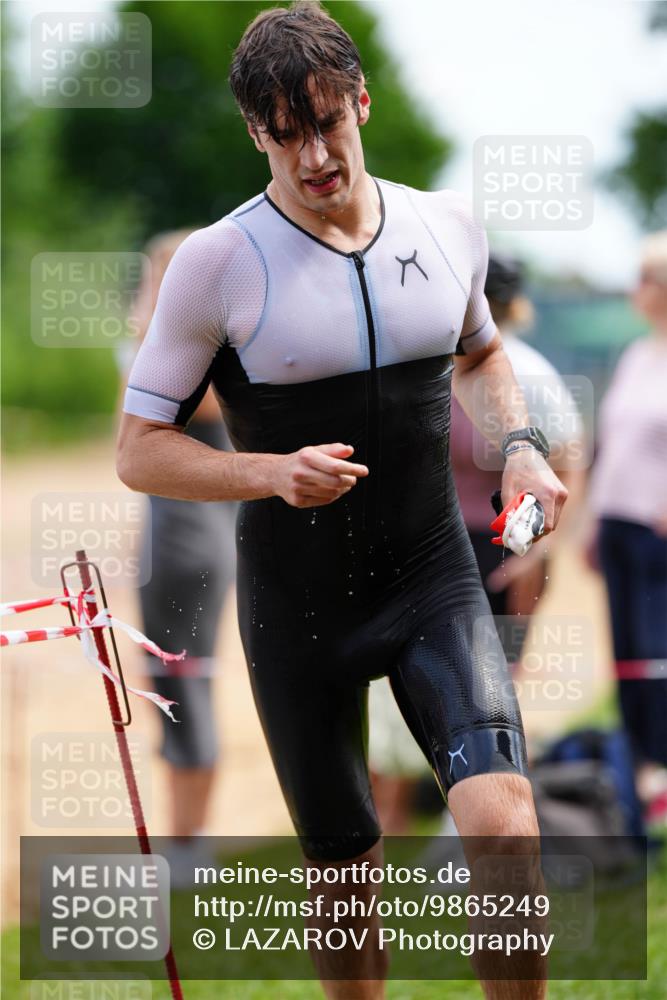 21.06.2026 - 29. Vierlanden-Triathlon LAZAROV Photography http://msf.ph/oto/9865249 21.06.2026 12:58:49 Schwimmen 1027, 1035, 1044, 1059, 1066 meine-sportfotos.de